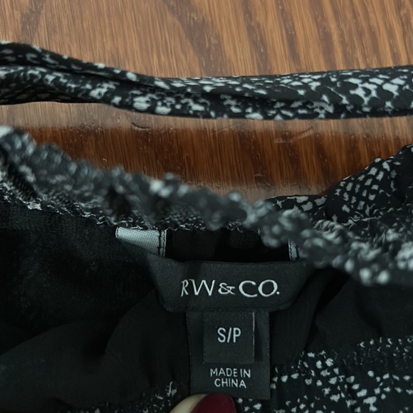 RW&Co Black Pleated Skirt Size Small - Picture 3 of 6